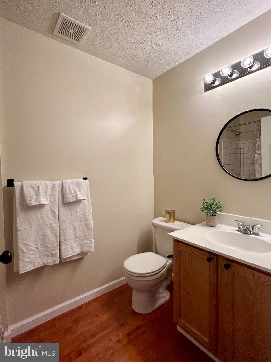 SEVEN OAKS - Residential Lease