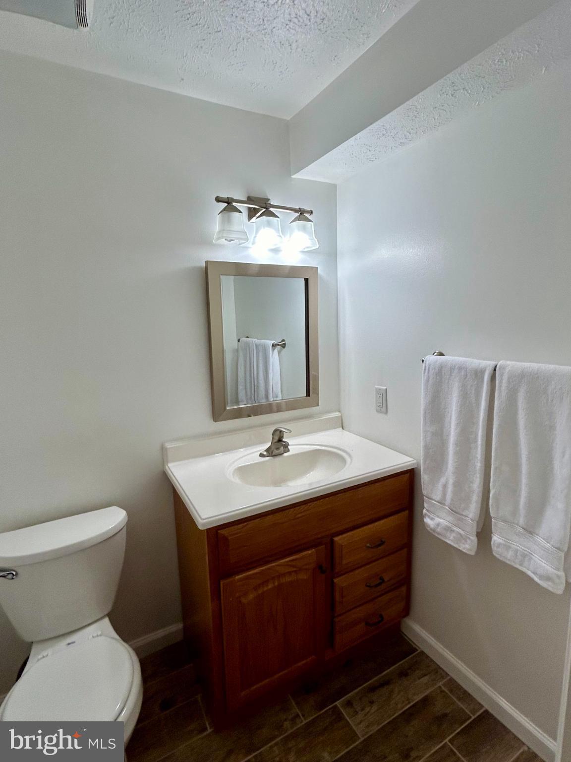 SEVEN OAKS - Residential Lease