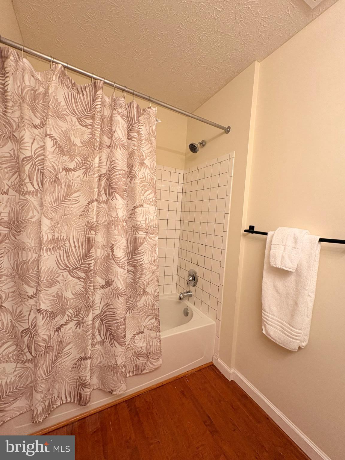 SEVEN OAKS - Residential Lease