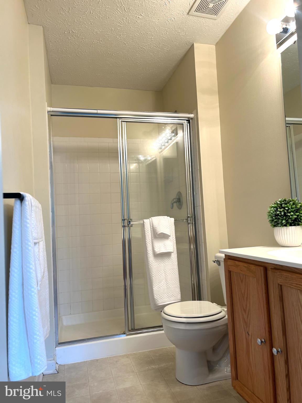 SEVEN OAKS - Residential Lease