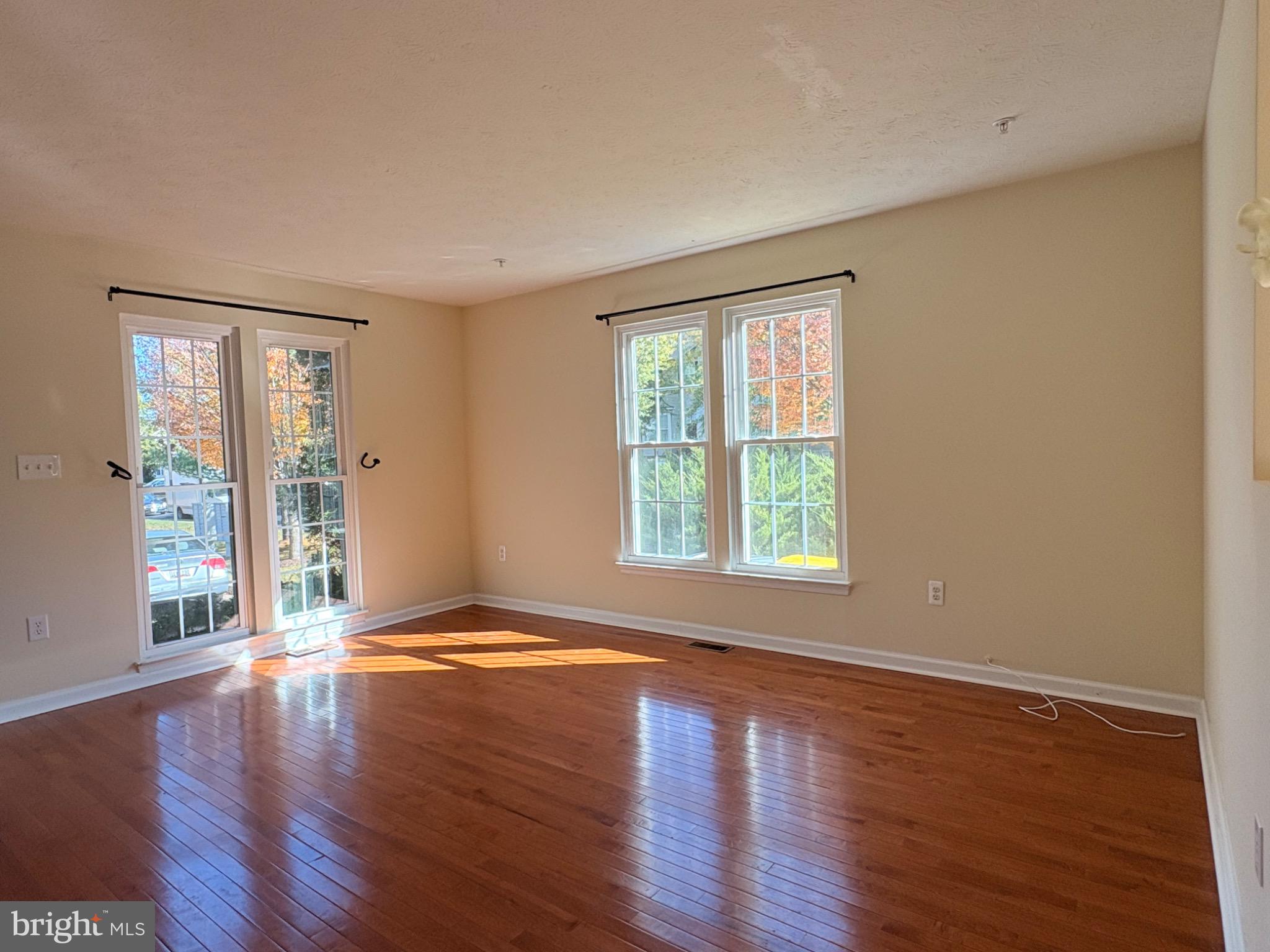 SEVEN OAKS - Residential Lease