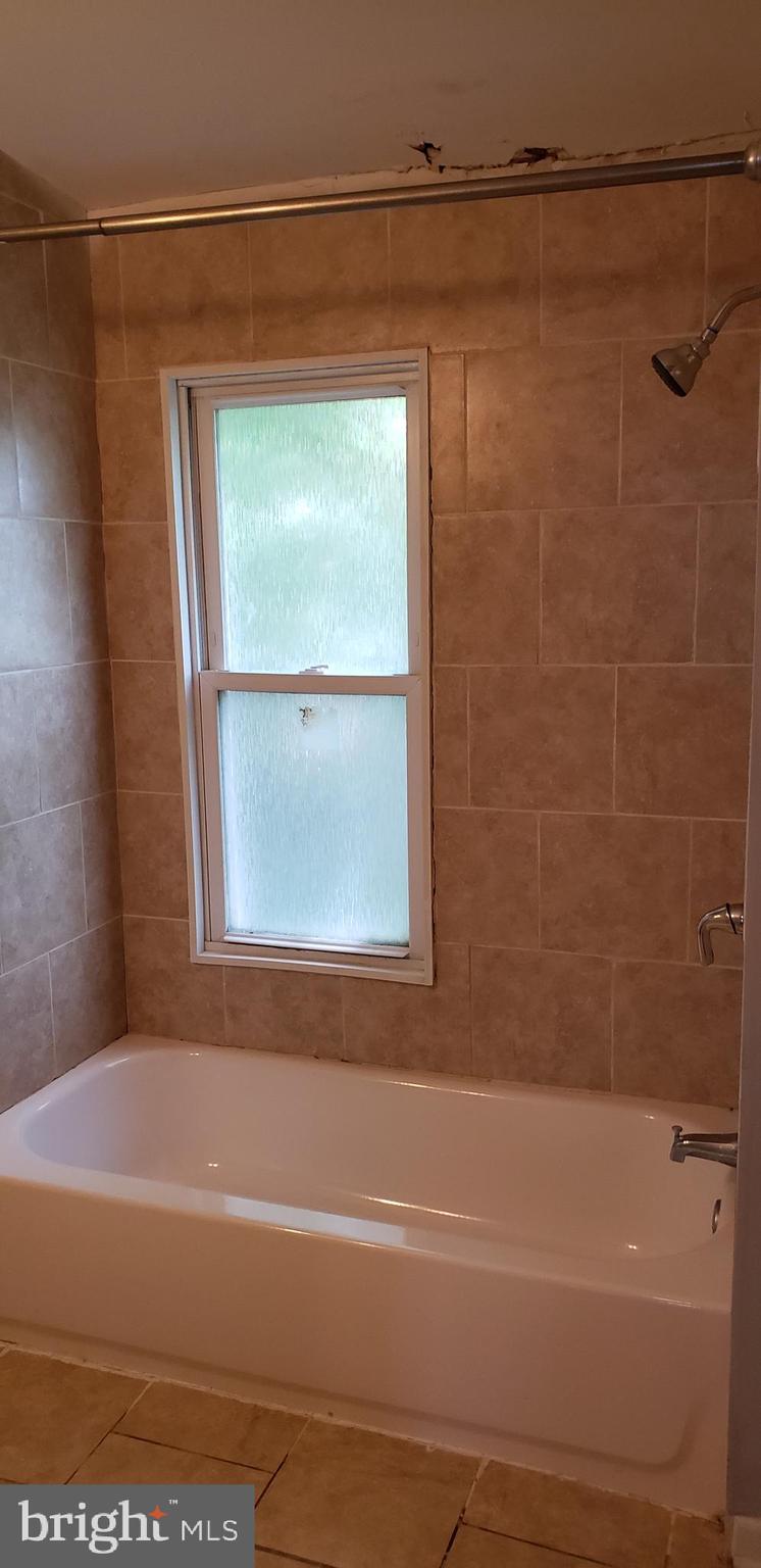 POINT BREEZE - Residential Lease