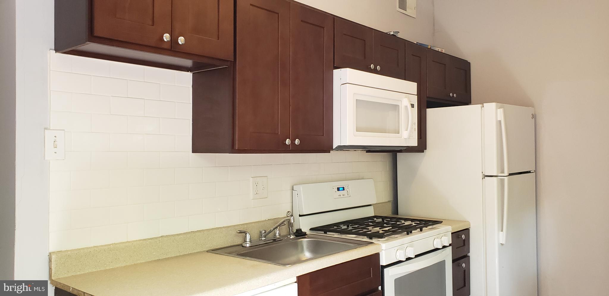 POINT BREEZE - Residential Lease