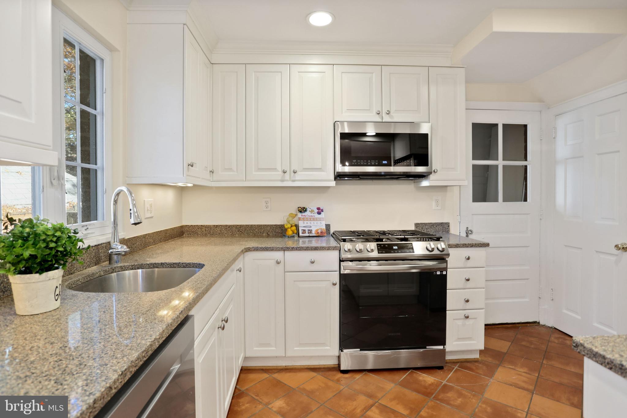 ARLINGTON FOREST - Residential Lease