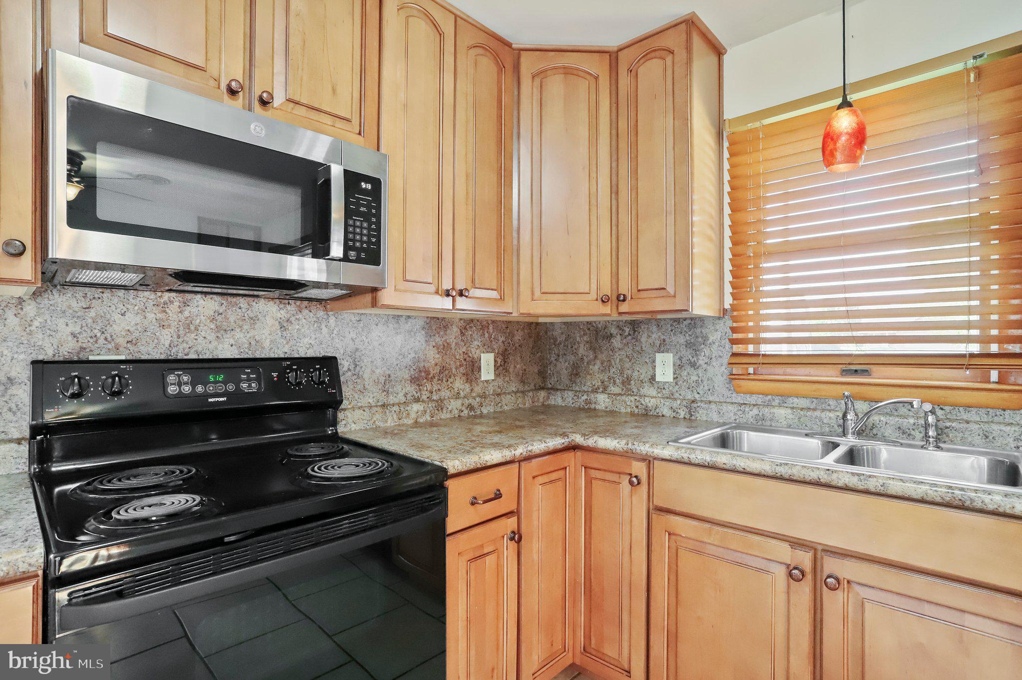 TOWN AND COUNTRY - Residential Lease