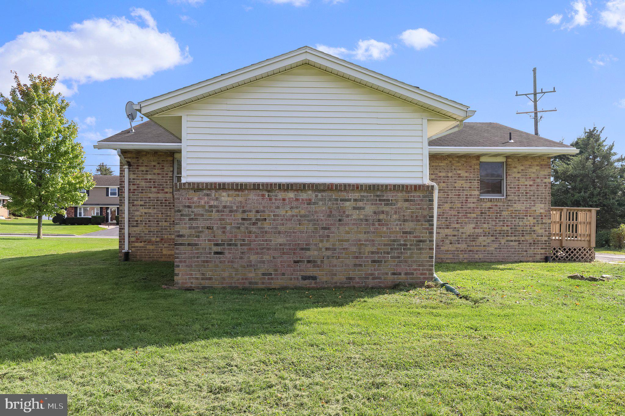 TOWN AND COUNTRY - Residential Lease