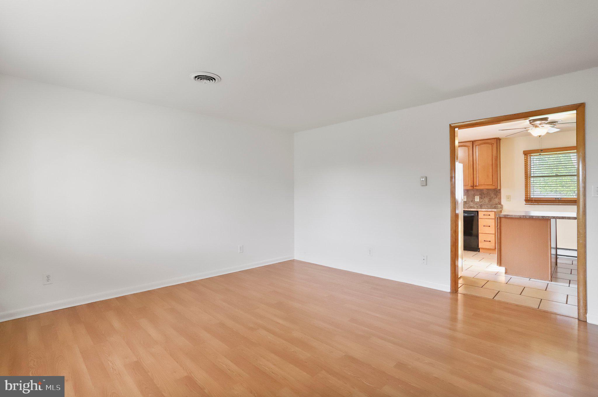 TOWN AND COUNTRY - Residential Lease