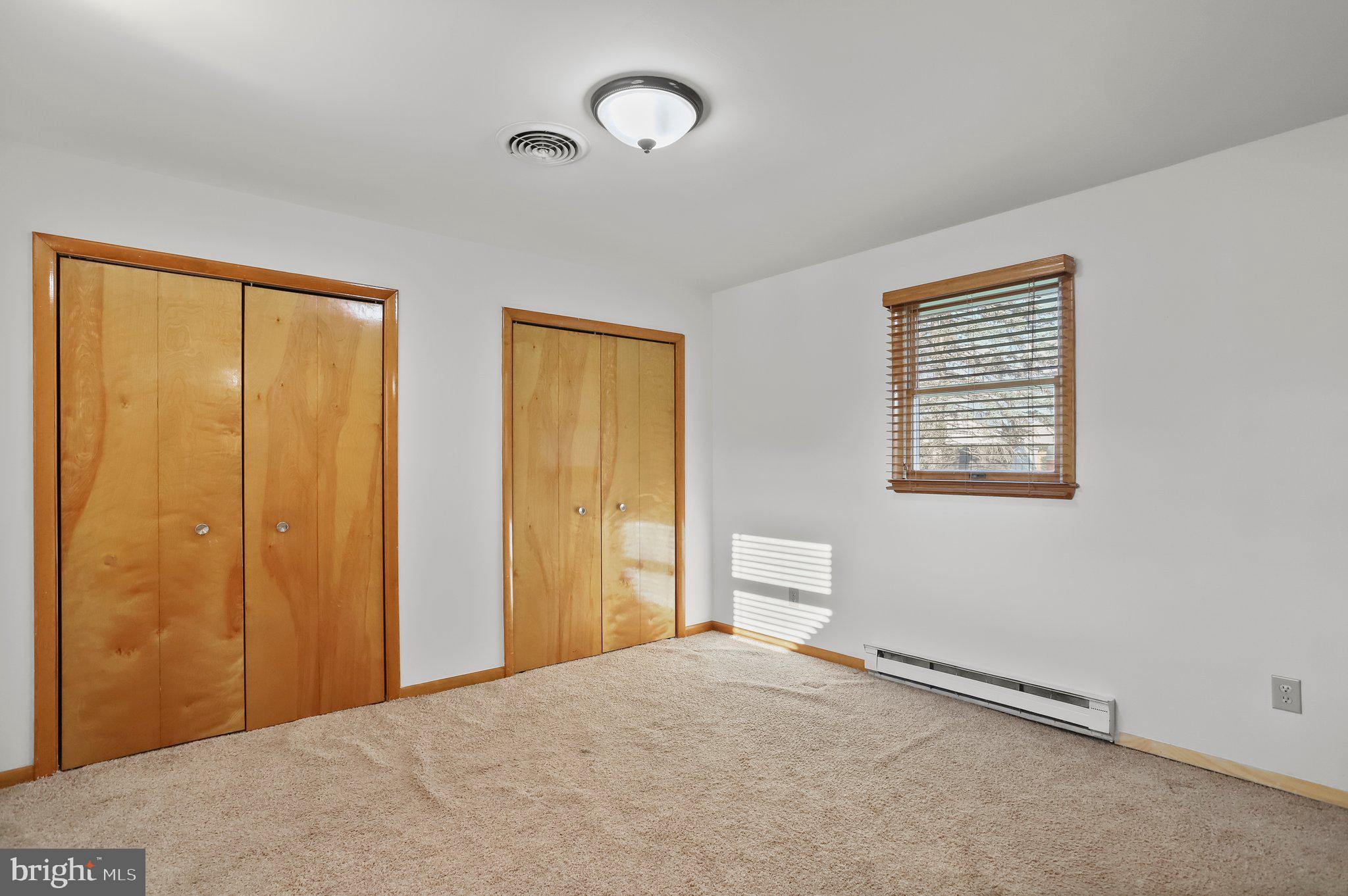 TOWN AND COUNTRY - Residential Lease