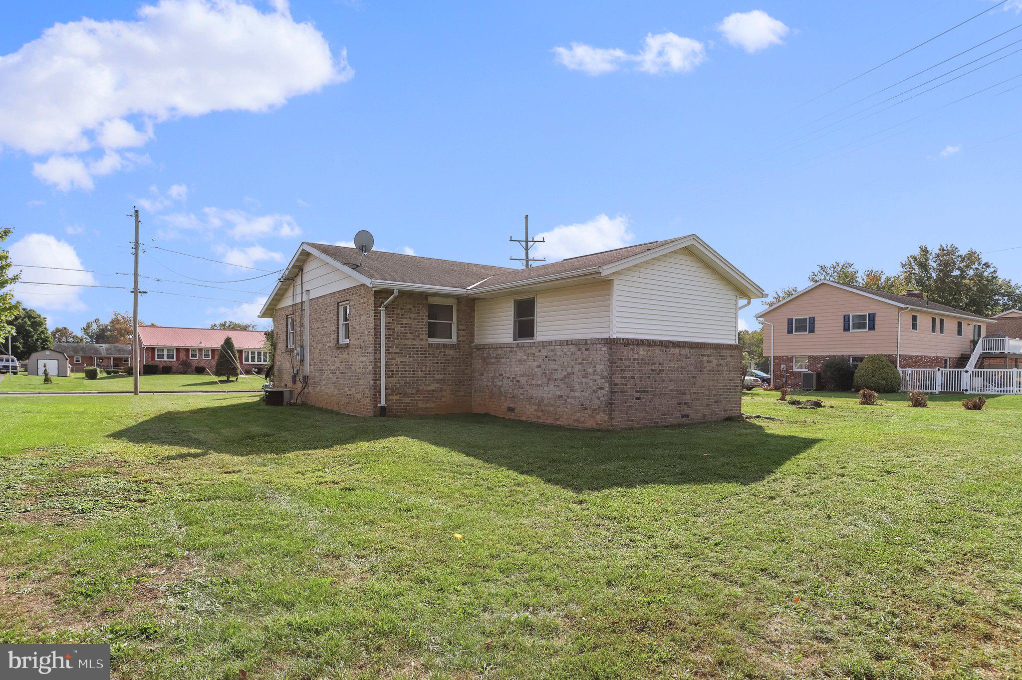 TOWN AND COUNTRY - Residential Lease