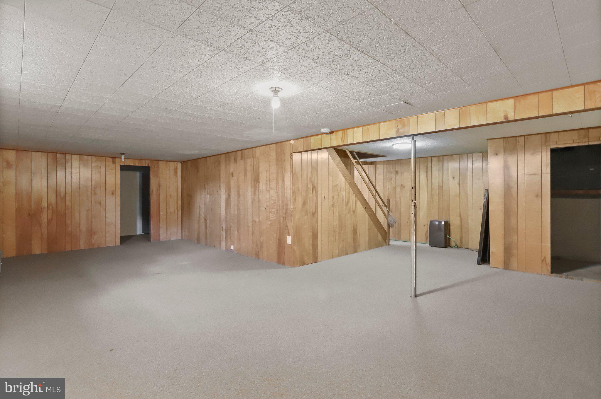 TOWN AND COUNTRY - Residential Lease