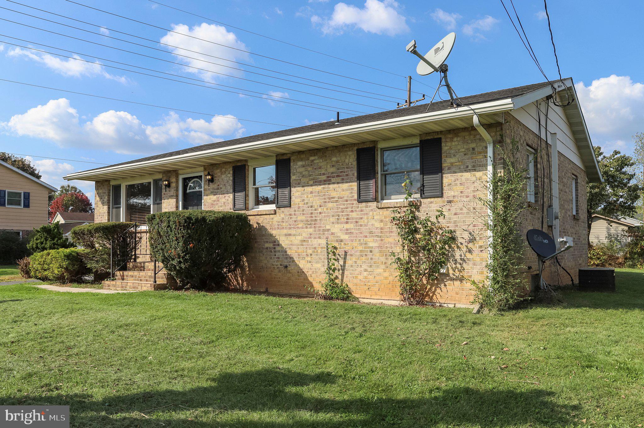 TOWN AND COUNTRY - Residential Lease