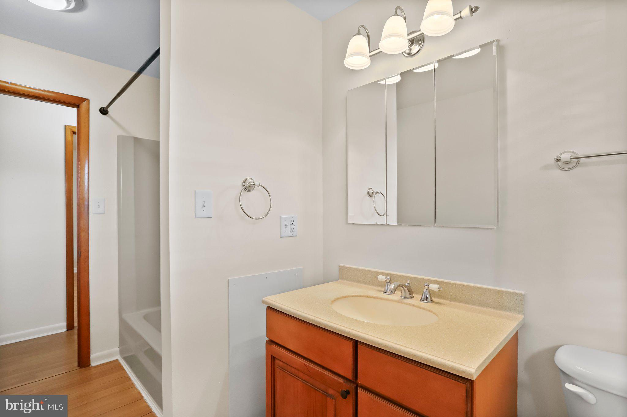 TOWN AND COUNTRY - Residential Lease