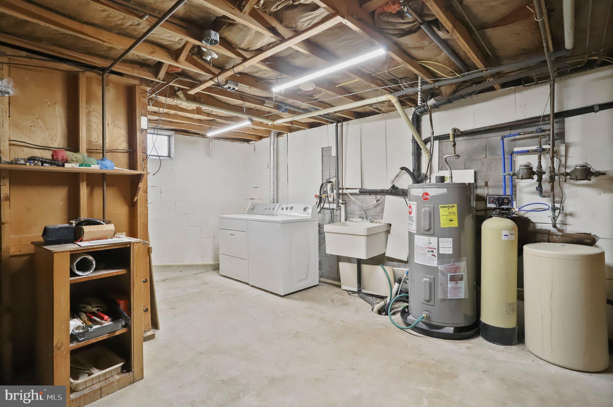 TOWN AND COUNTRY - Residential Lease