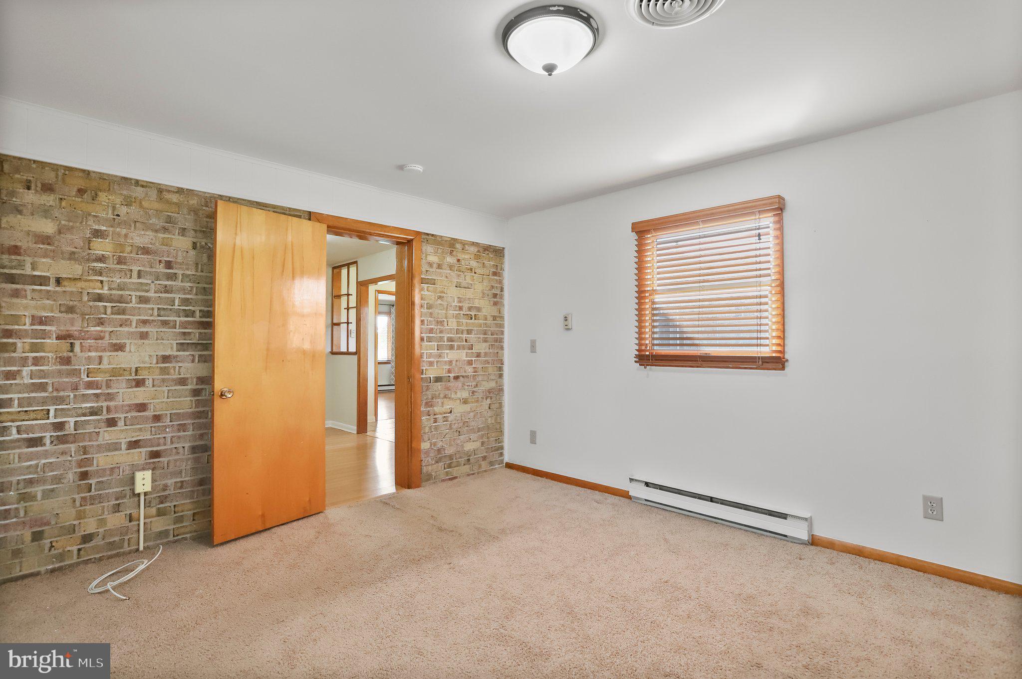 TOWN AND COUNTRY - Residential Lease