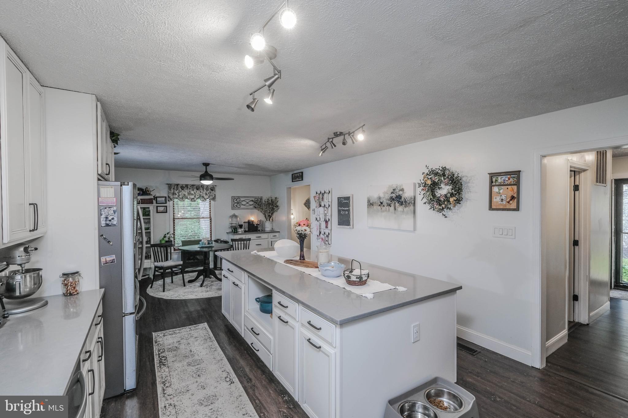 LAKE HOLIDAY ESTATES - Residential