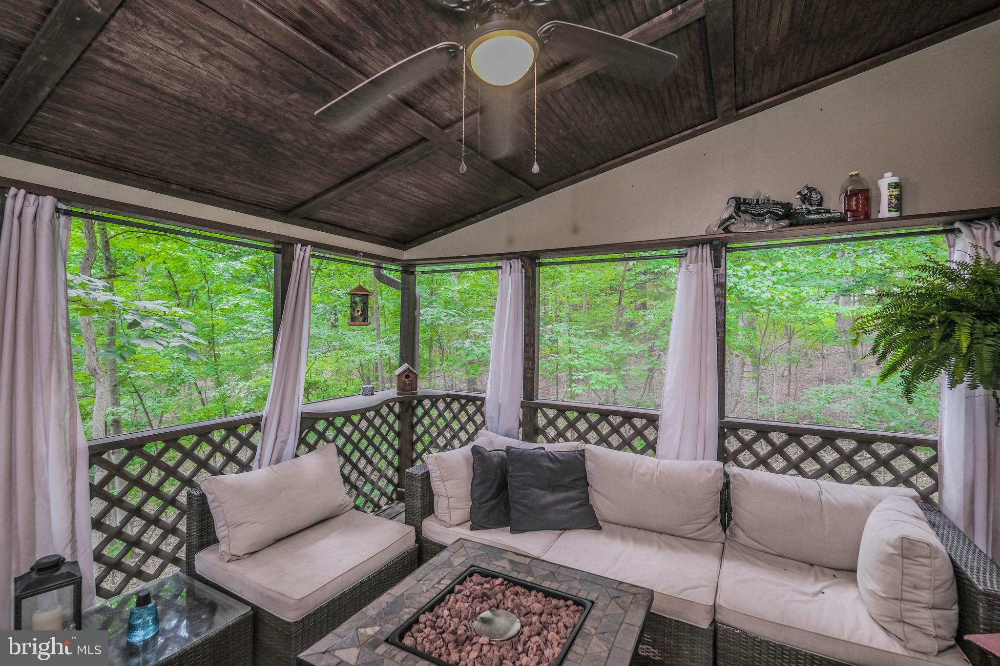 LAKE HOLIDAY ESTATES - Residential