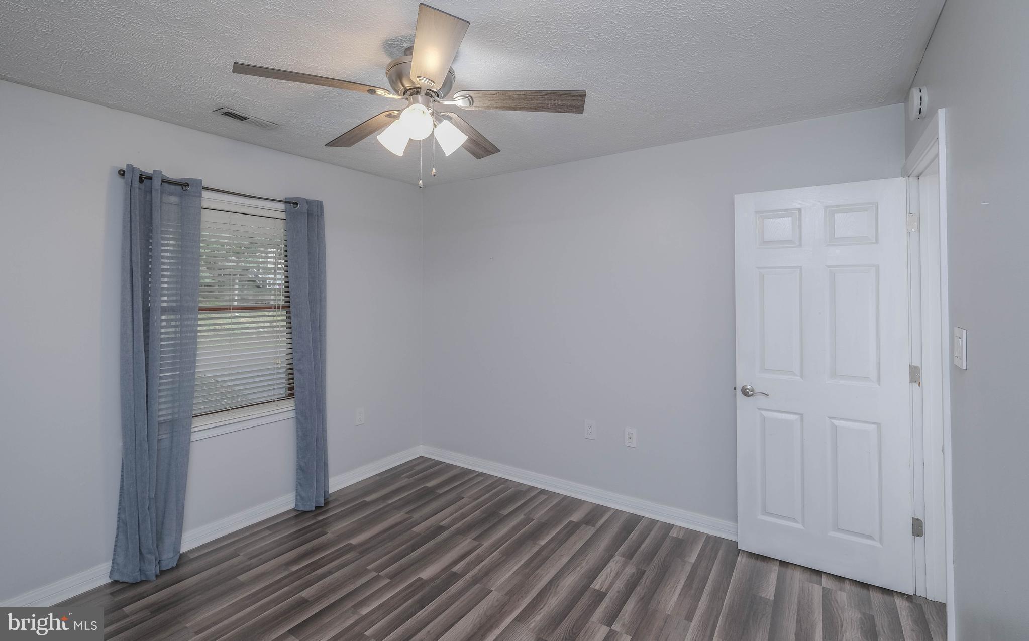 LAKE HOLIDAY ESTATES - Residential