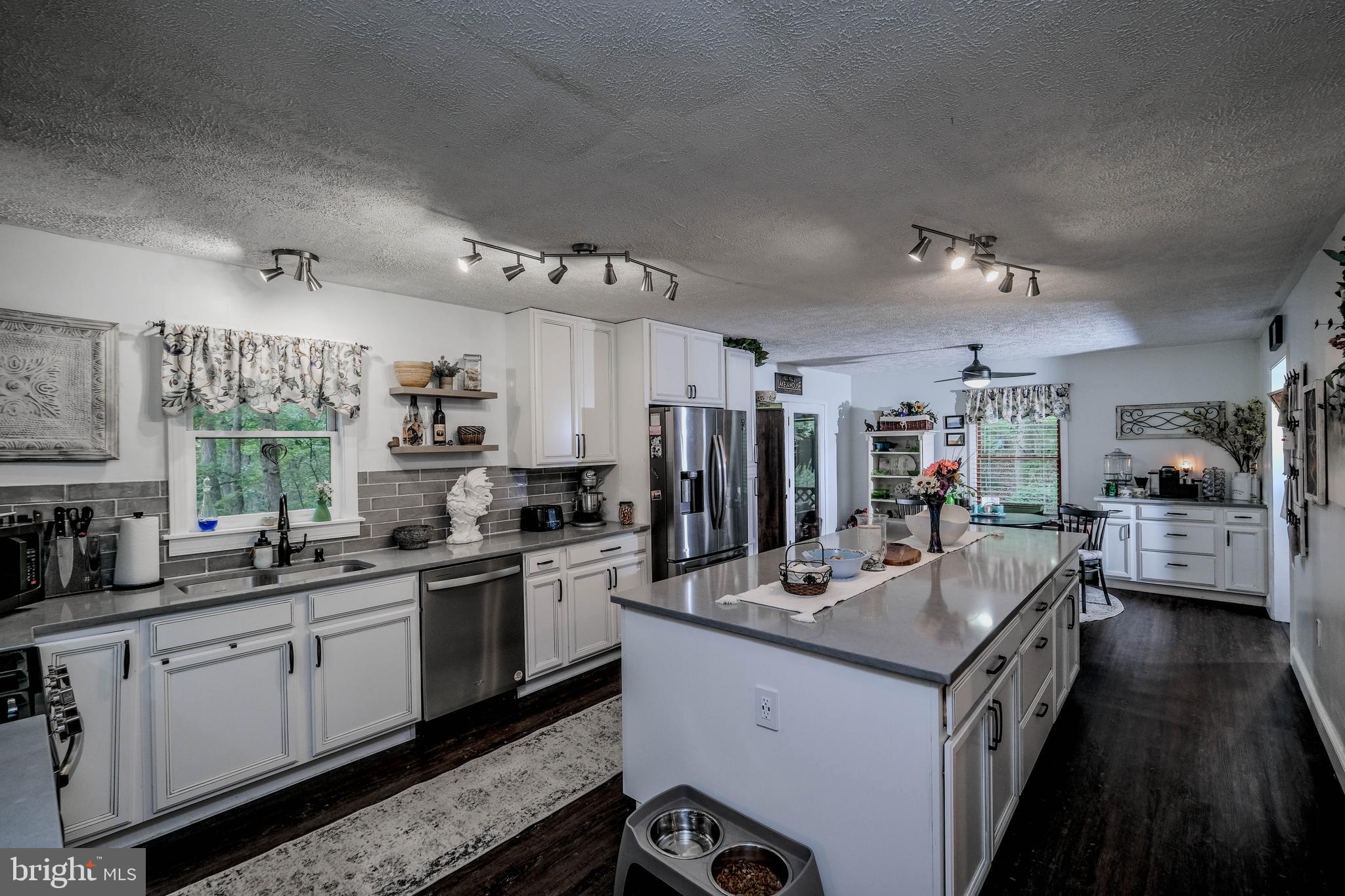 LAKE HOLIDAY ESTATES - Residential