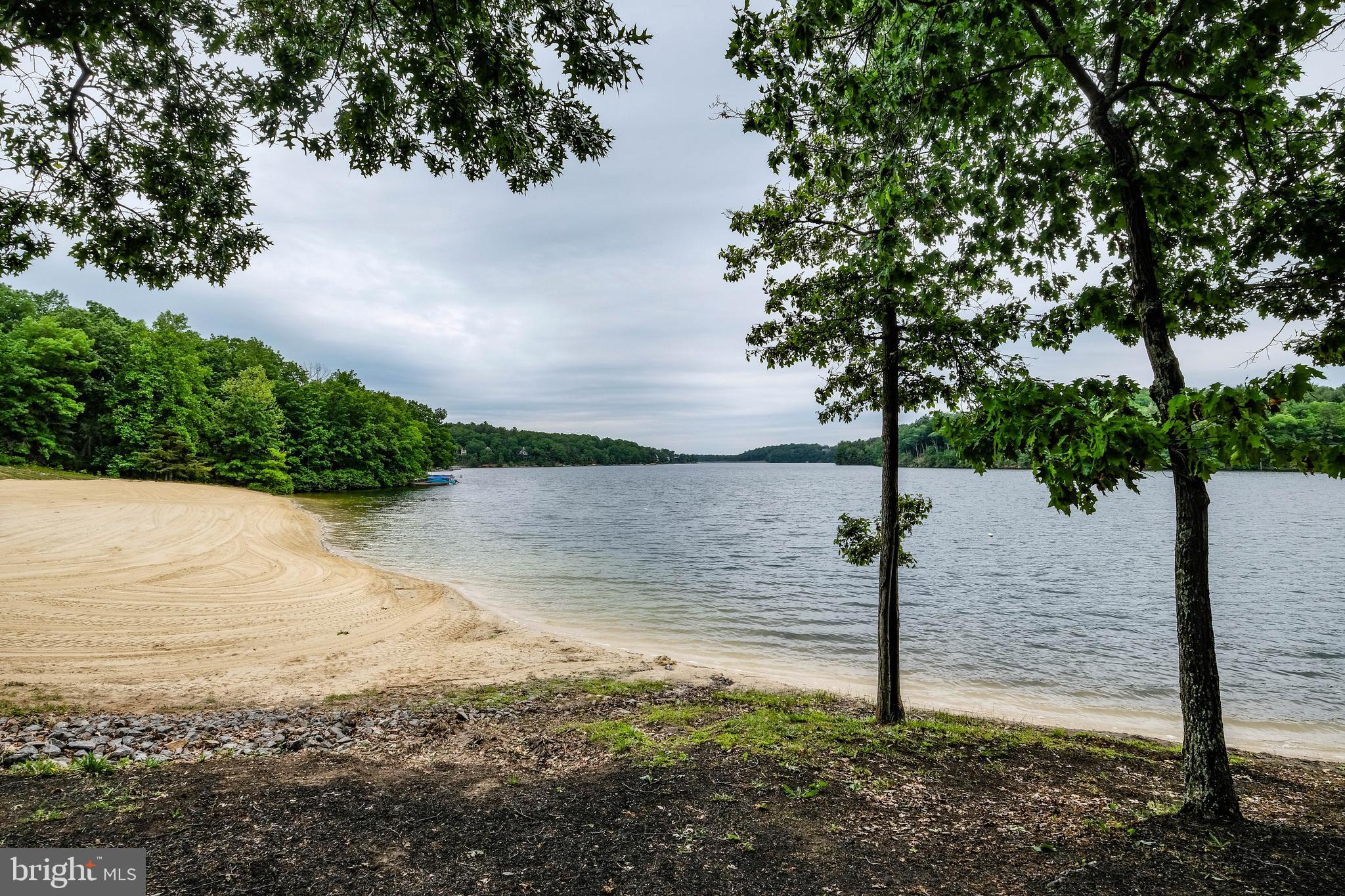 LAKE HOLIDAY ESTATES - Residential