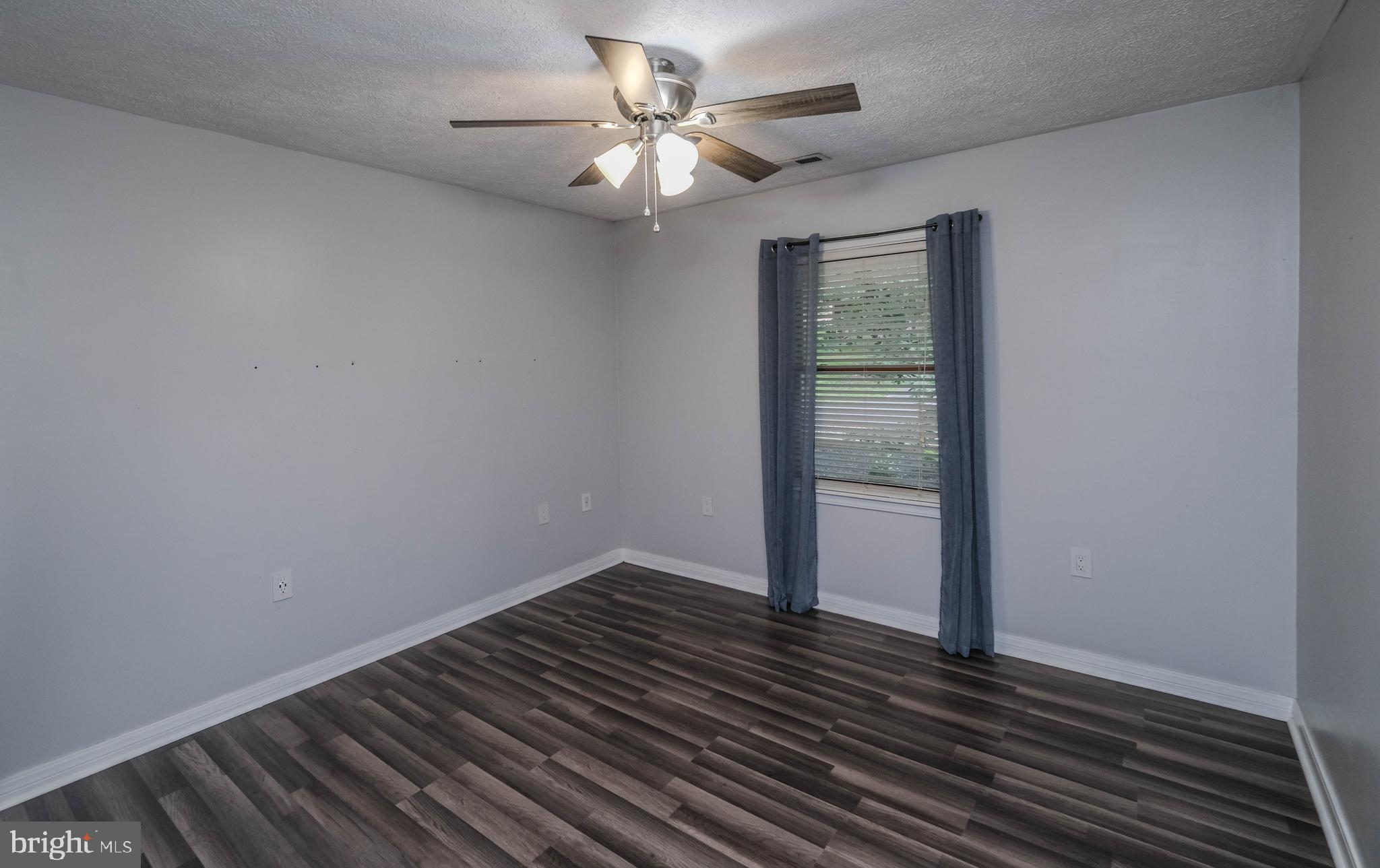 LAKE HOLIDAY ESTATES - Residential