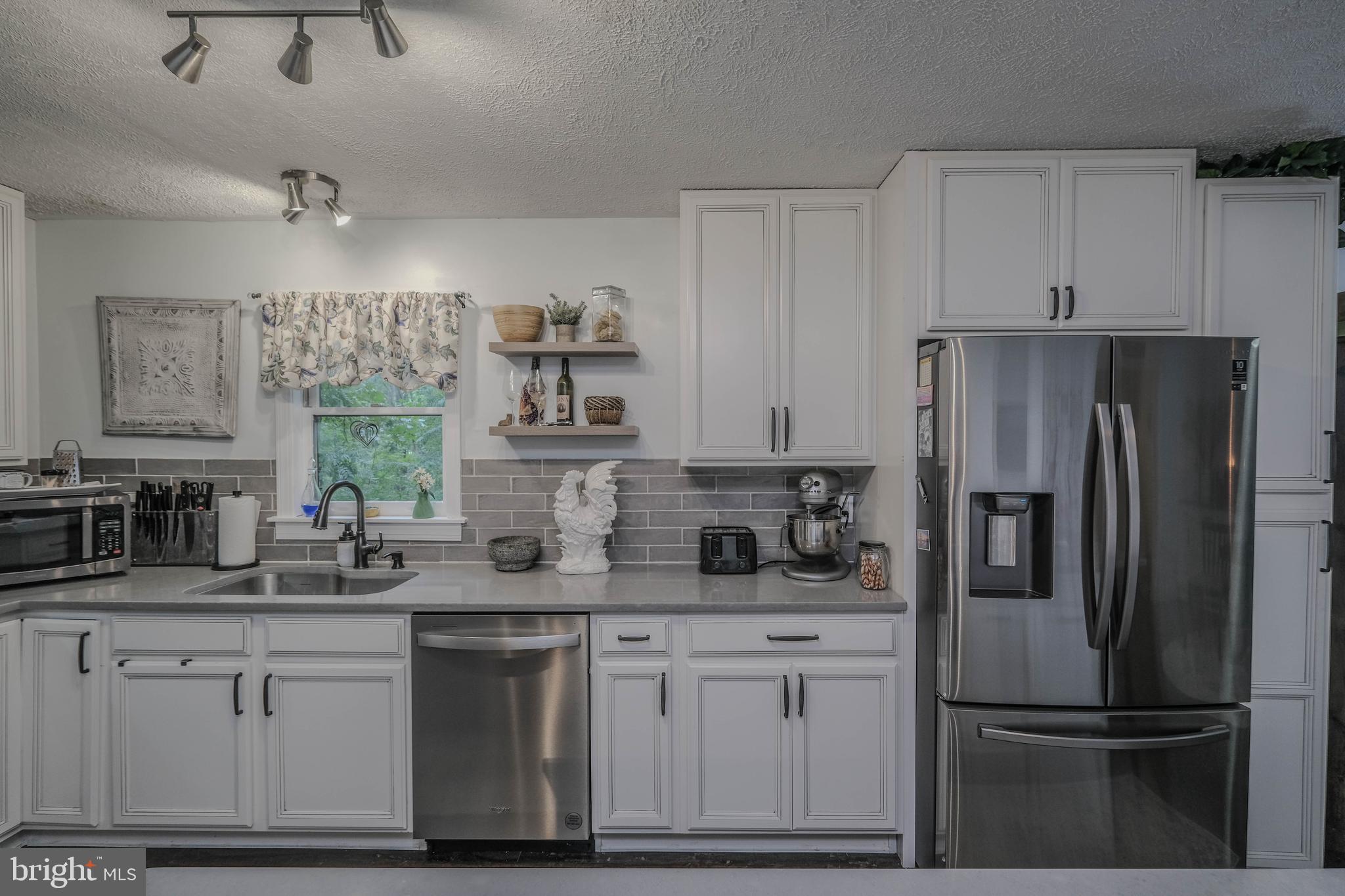 LAKE HOLIDAY ESTATES - Residential