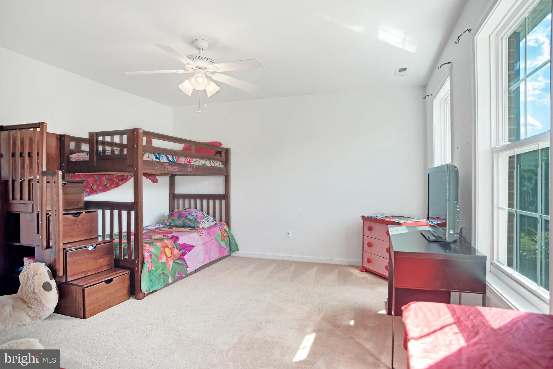 MALLARDS POND - Residential