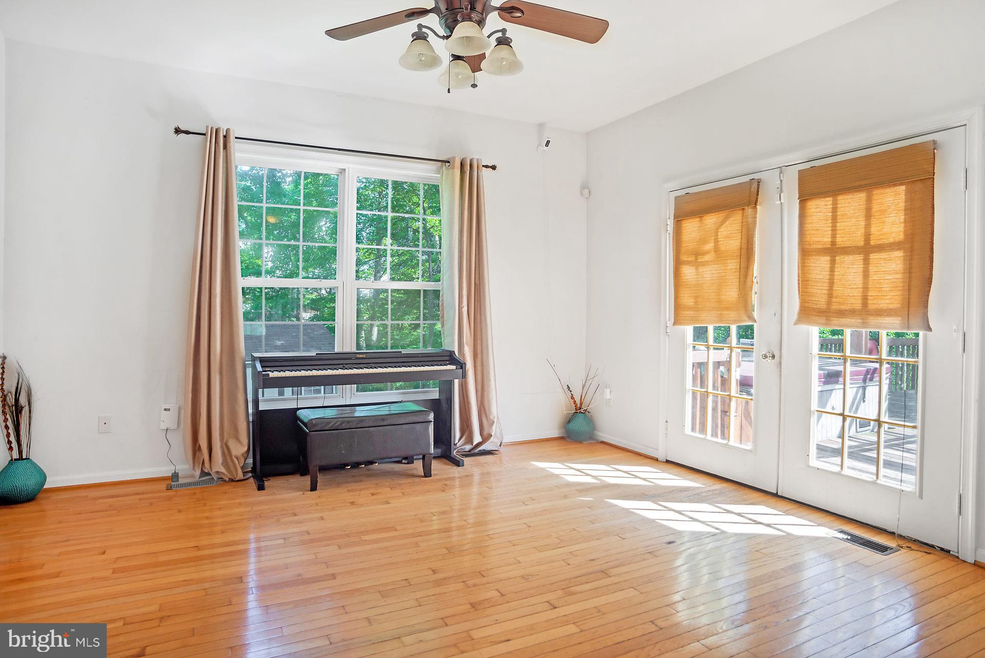 MALLARDS POND - Residential