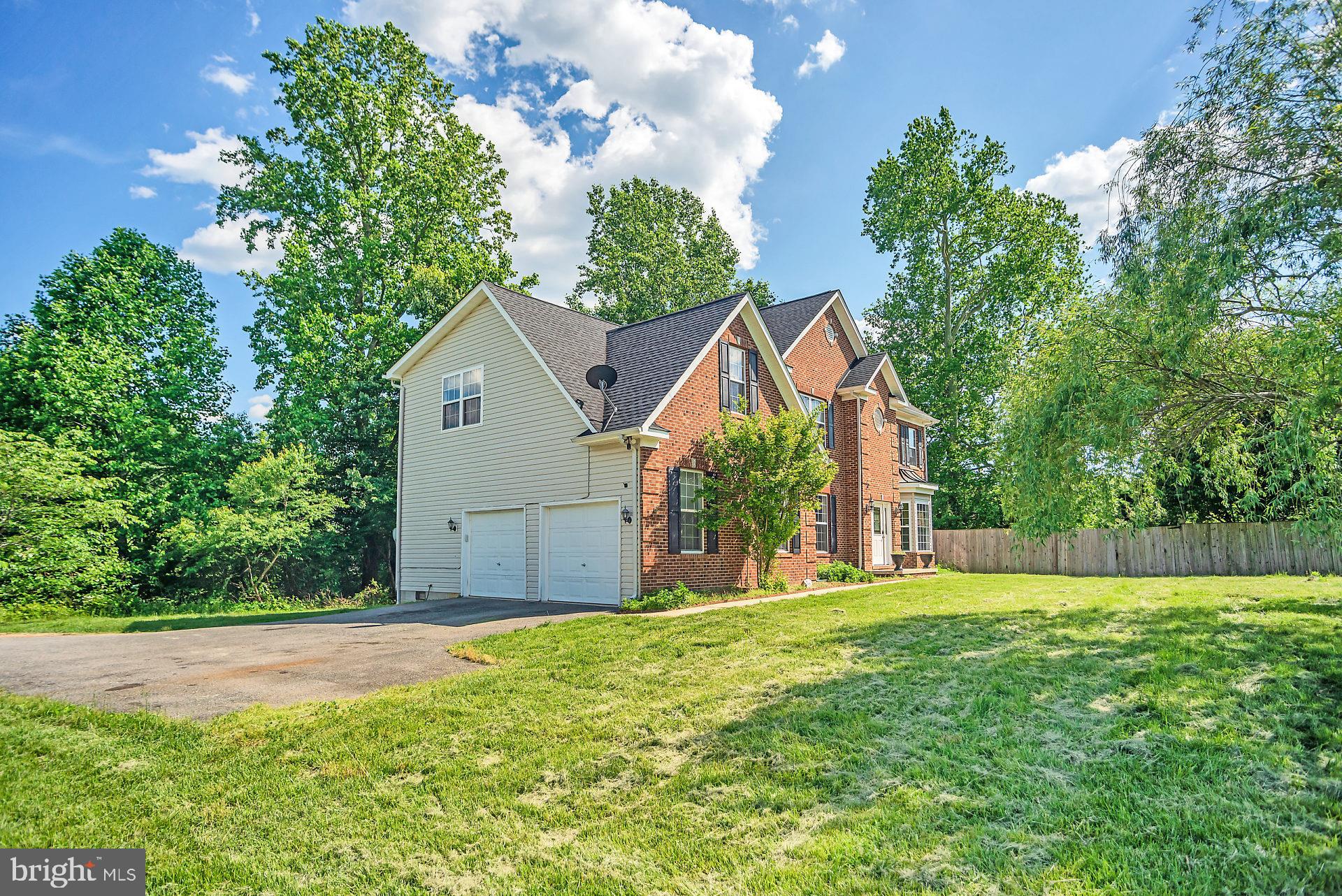 MALLARDS POND - Residential