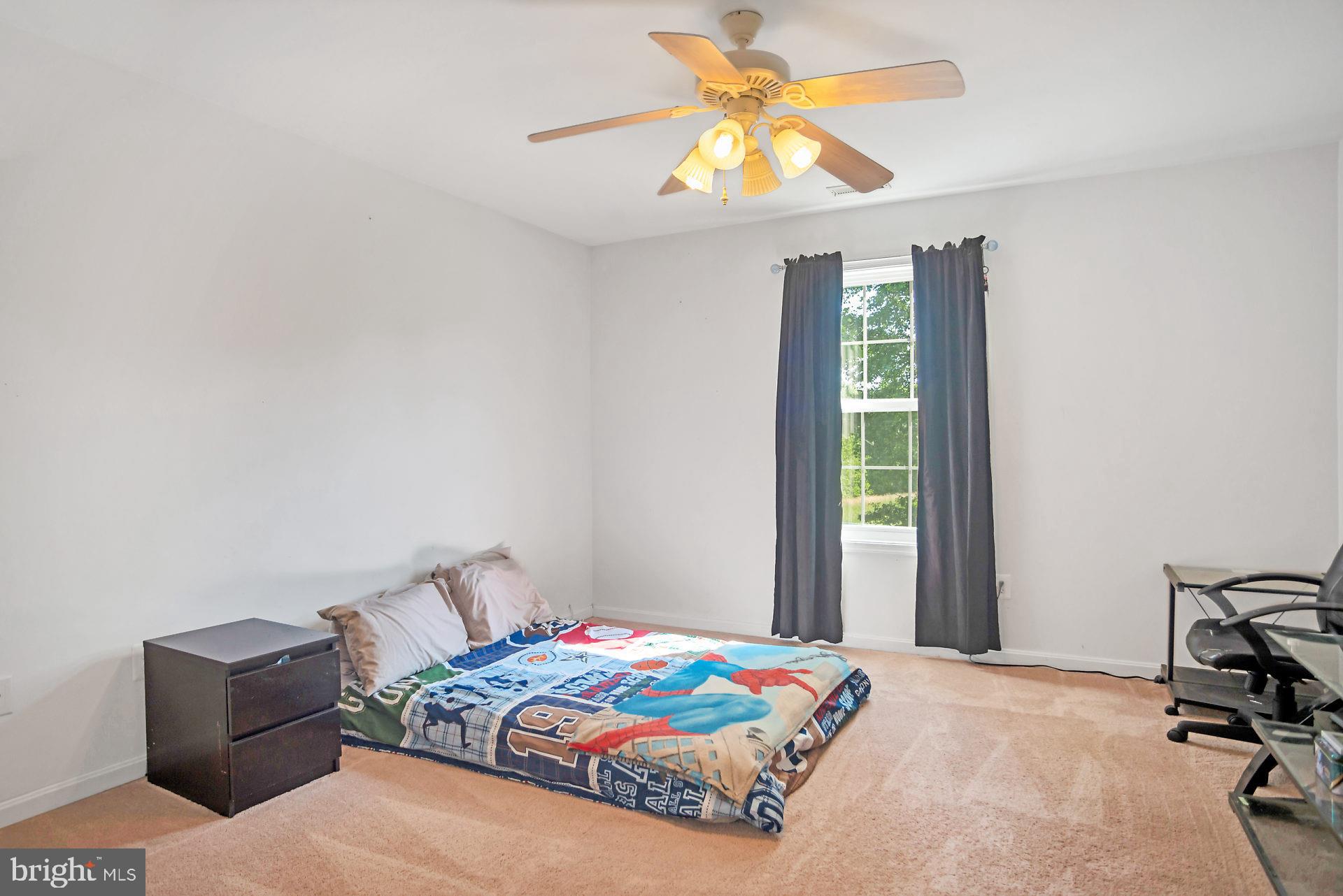 MALLARDS POND - Residential