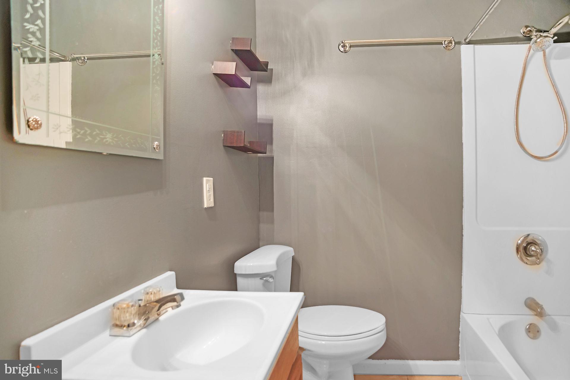 MALLARDS POND - Residential