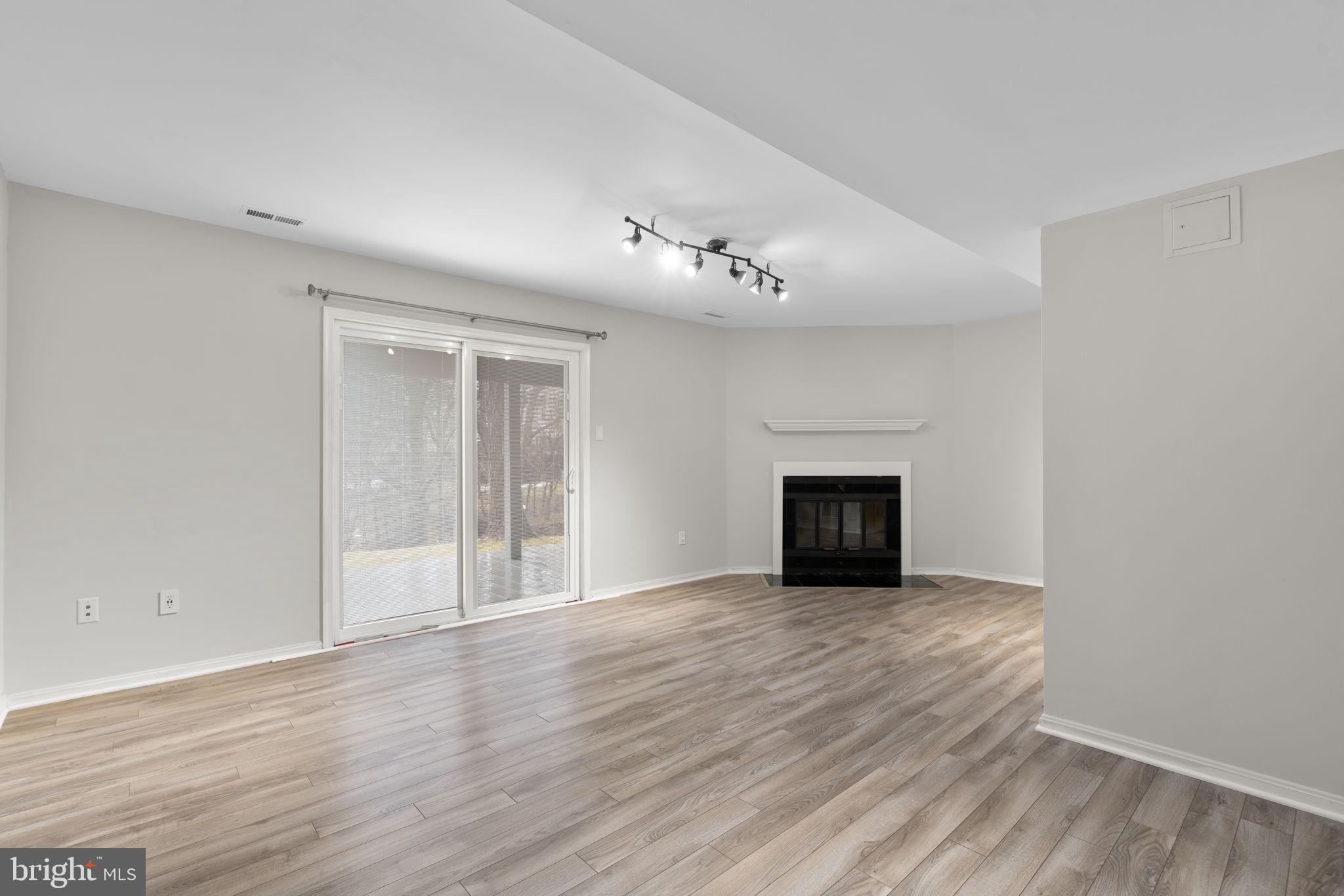 DORSEY HALL - Residential