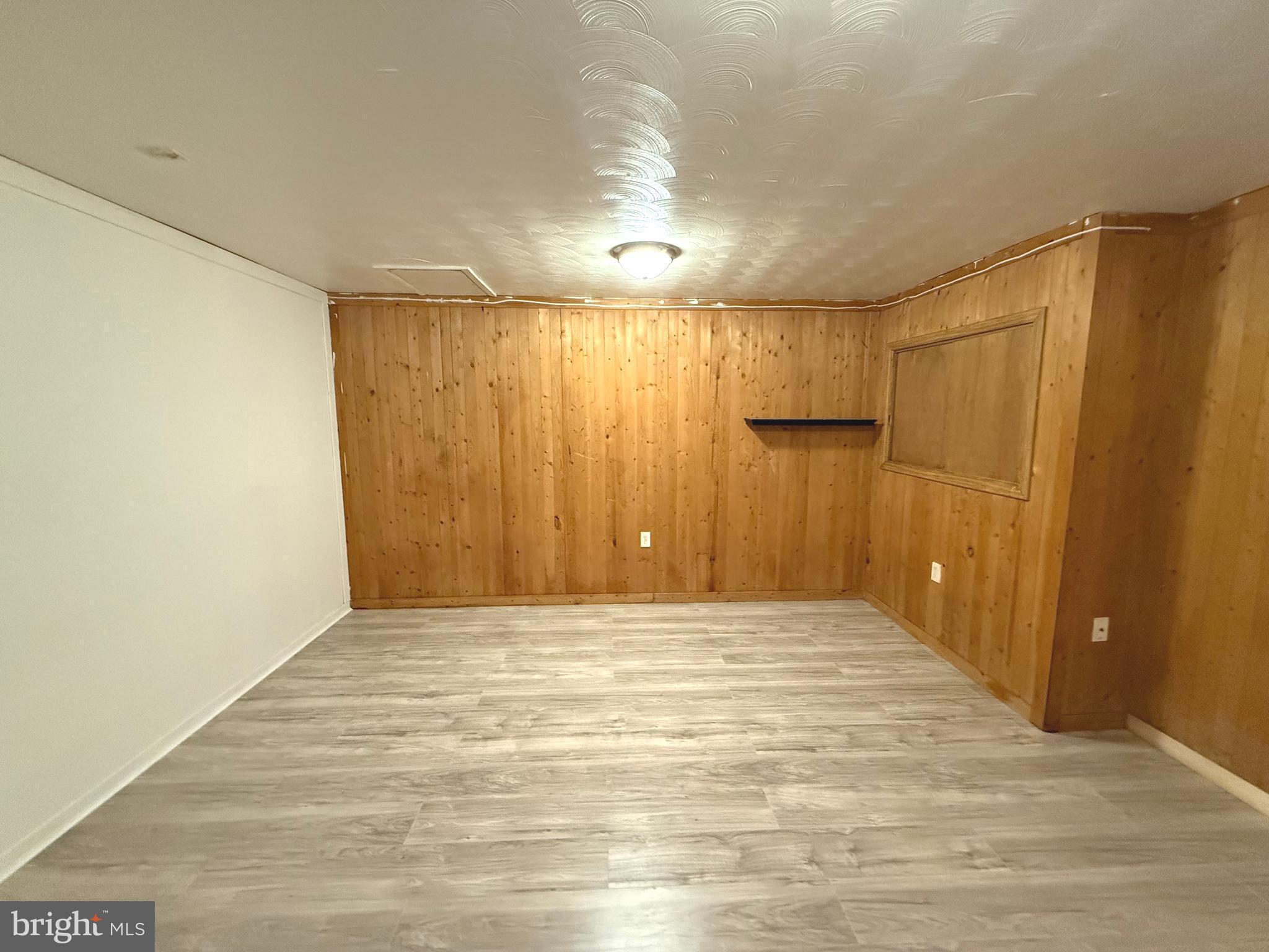 KINGS COURT - Residential