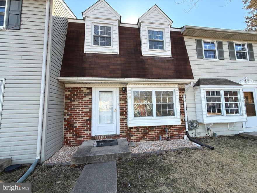 Move-in ready to this spacious 3 levels townhome, 3 bedrooms, and 1 full bath with many updates. Newly remodeled kitchen, white cabinetry, upgraded countertop, brand new appliances, and wood floorings. Walk-out to patio off kitchen. Abundance amount of natural light throughout. Convenient locations, close to schools, shopping and restaurants.