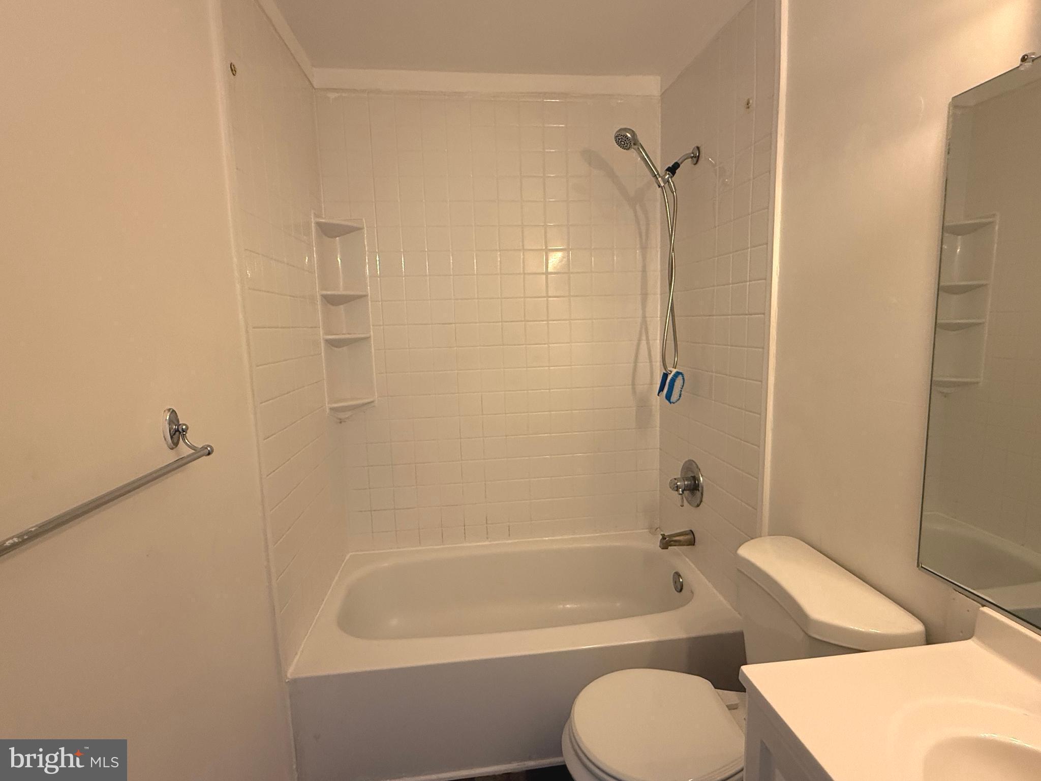 KINGS COURT - Residential