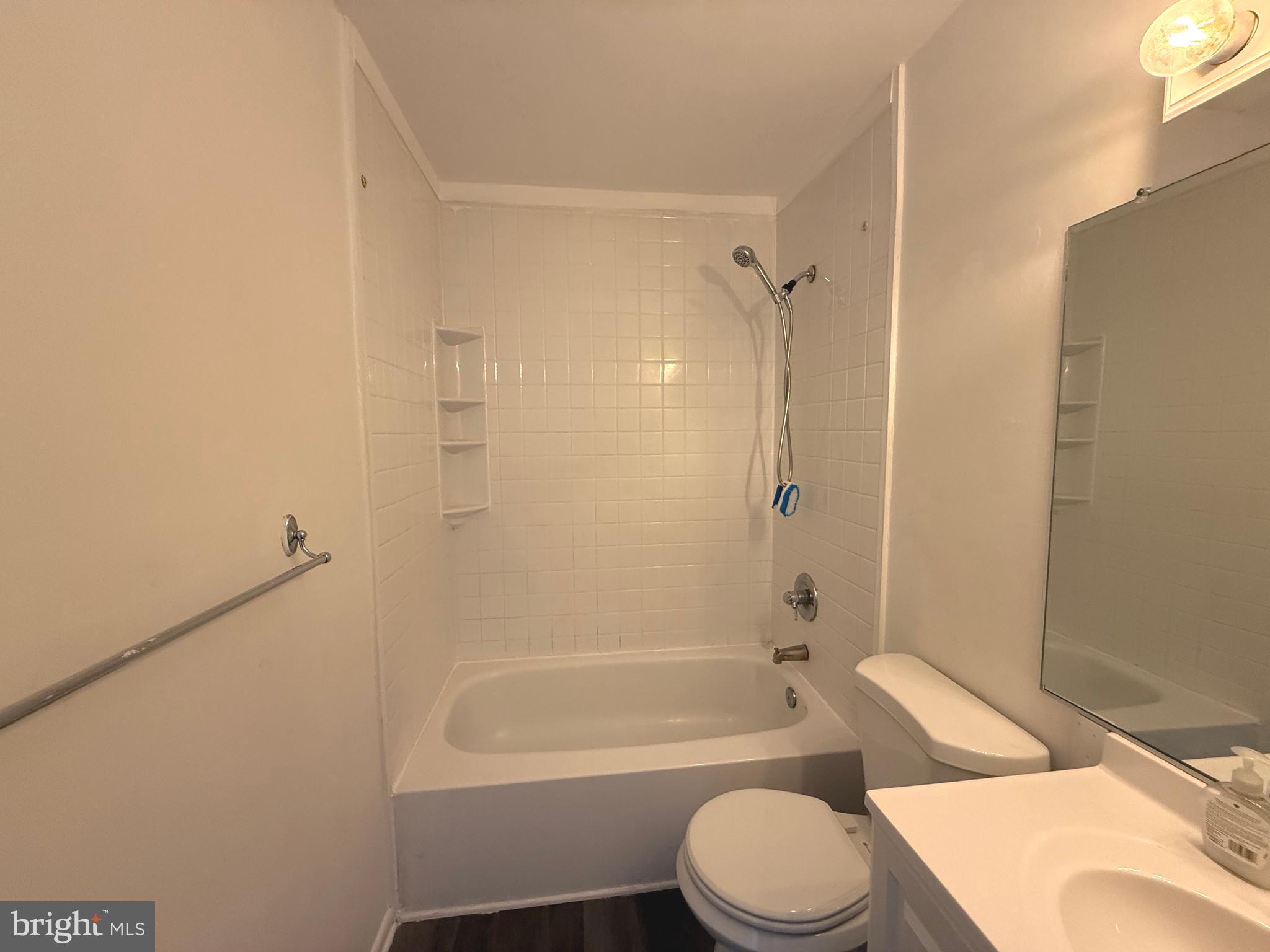 KINGS COURT - Residential