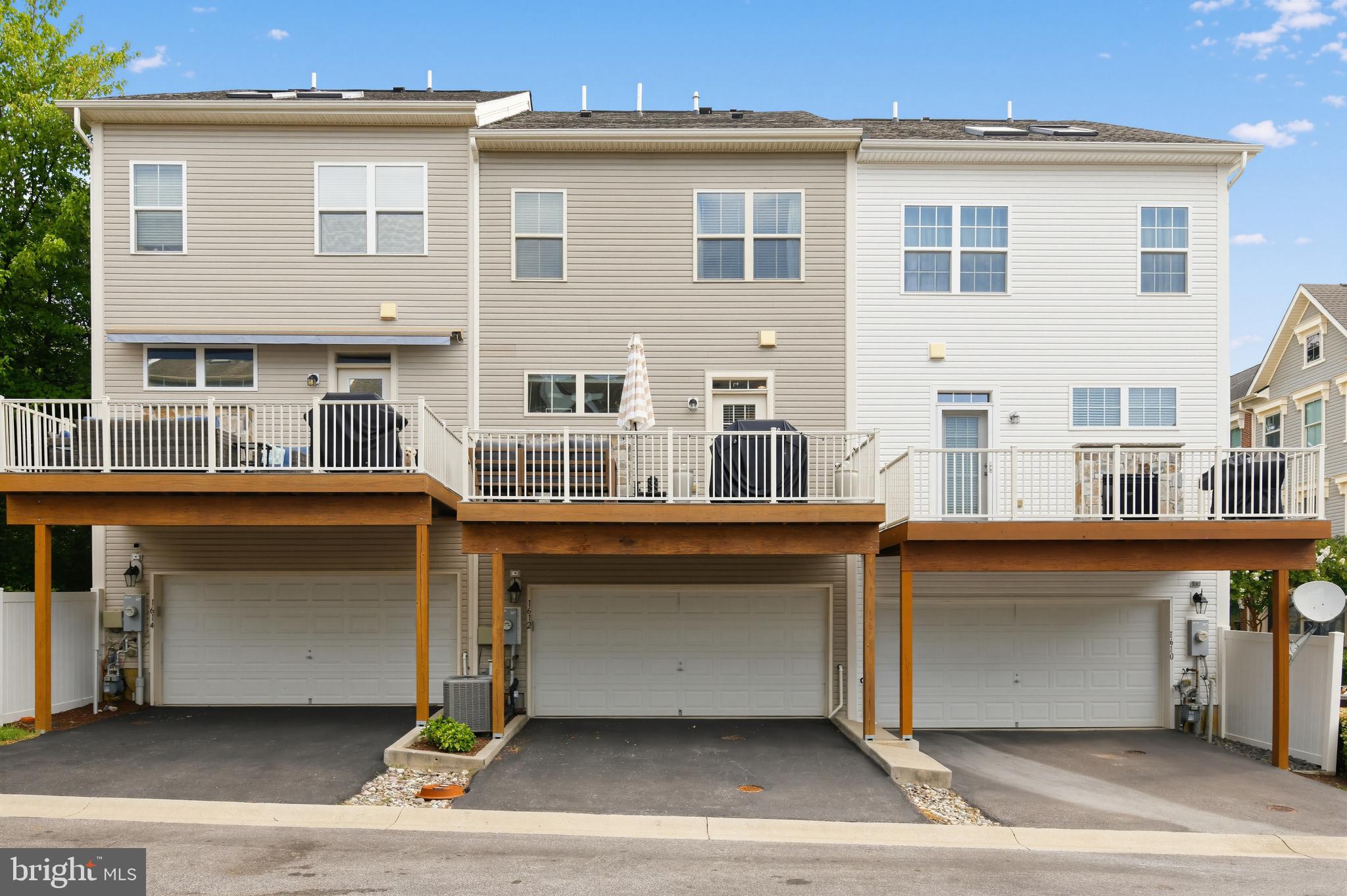 1612 BELLE DRIVE