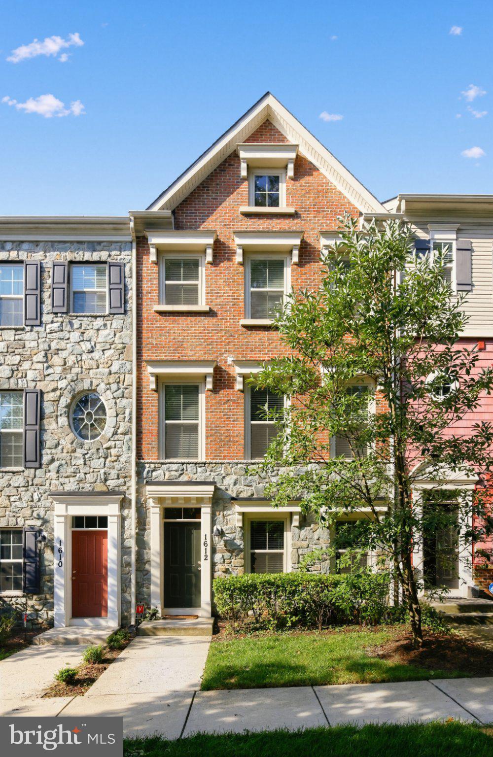 1612 BELLE DRIVE