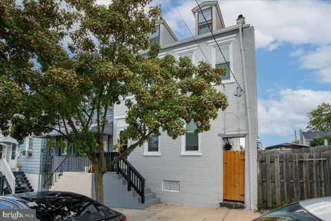 Photo of 288 S 5TH ST, COLUMBIA, PA 17512 (MLS # PALA2028638)