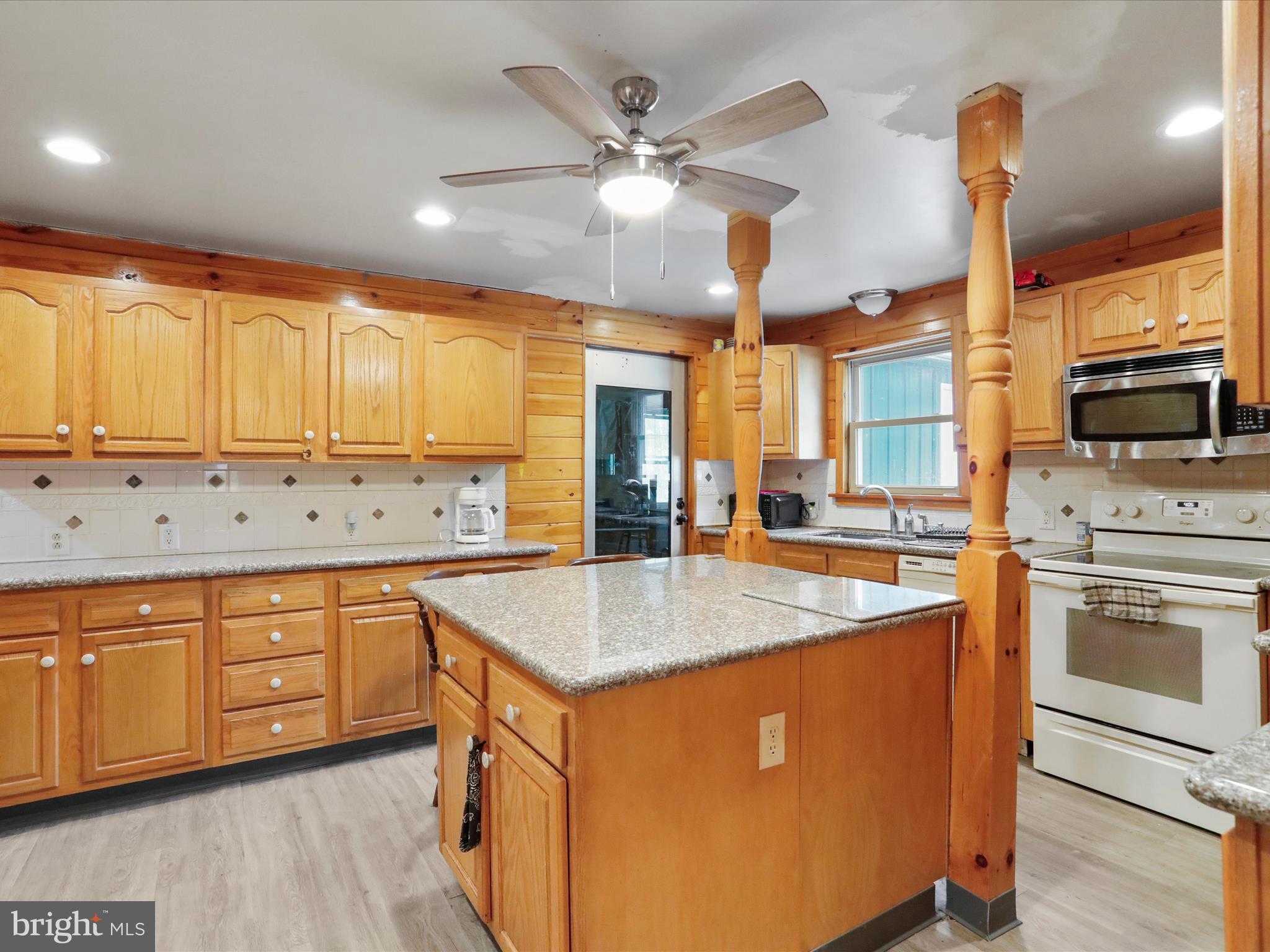 ROLLING SPRINGS FARMS WEST - Residential