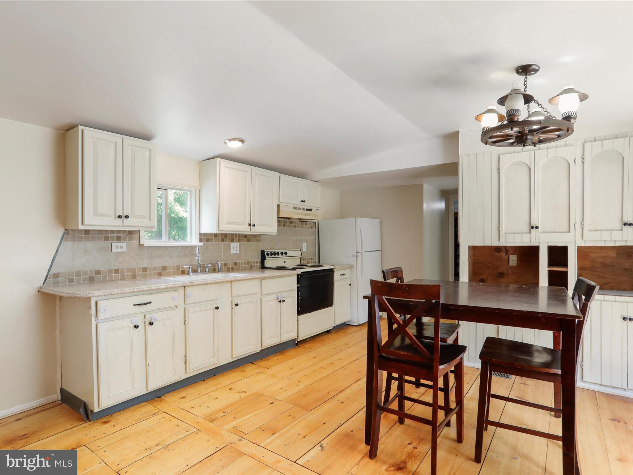 ROLLING SPRINGS FARMS WEST - Residential