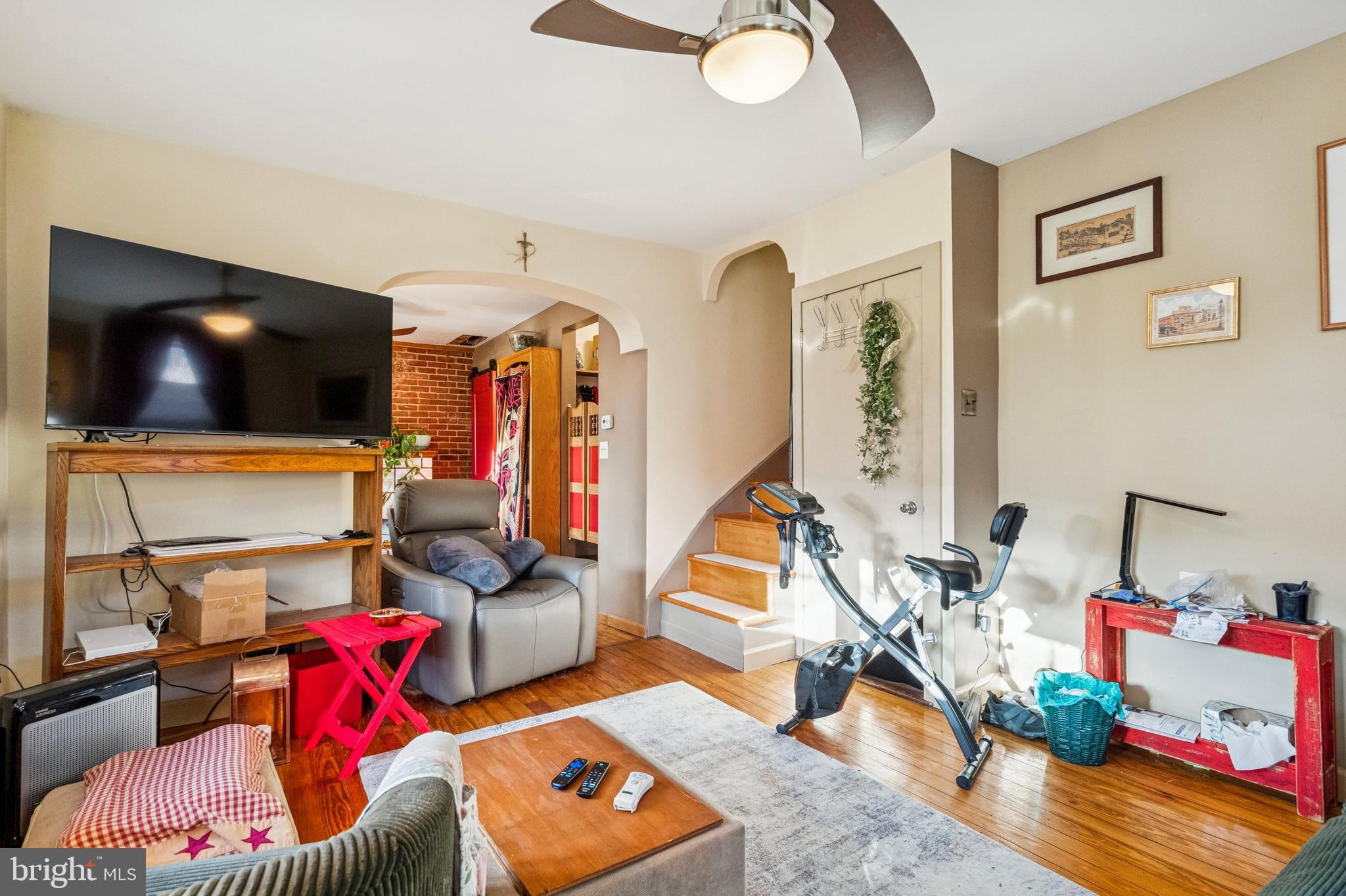 2518 EDGEMONT STREET