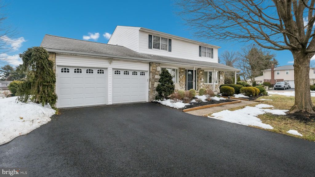 Photo of 799 Bobwhite Lane, HUNTINGDON VALLEY, PA 19006 (MLS # PAMC2168314)
