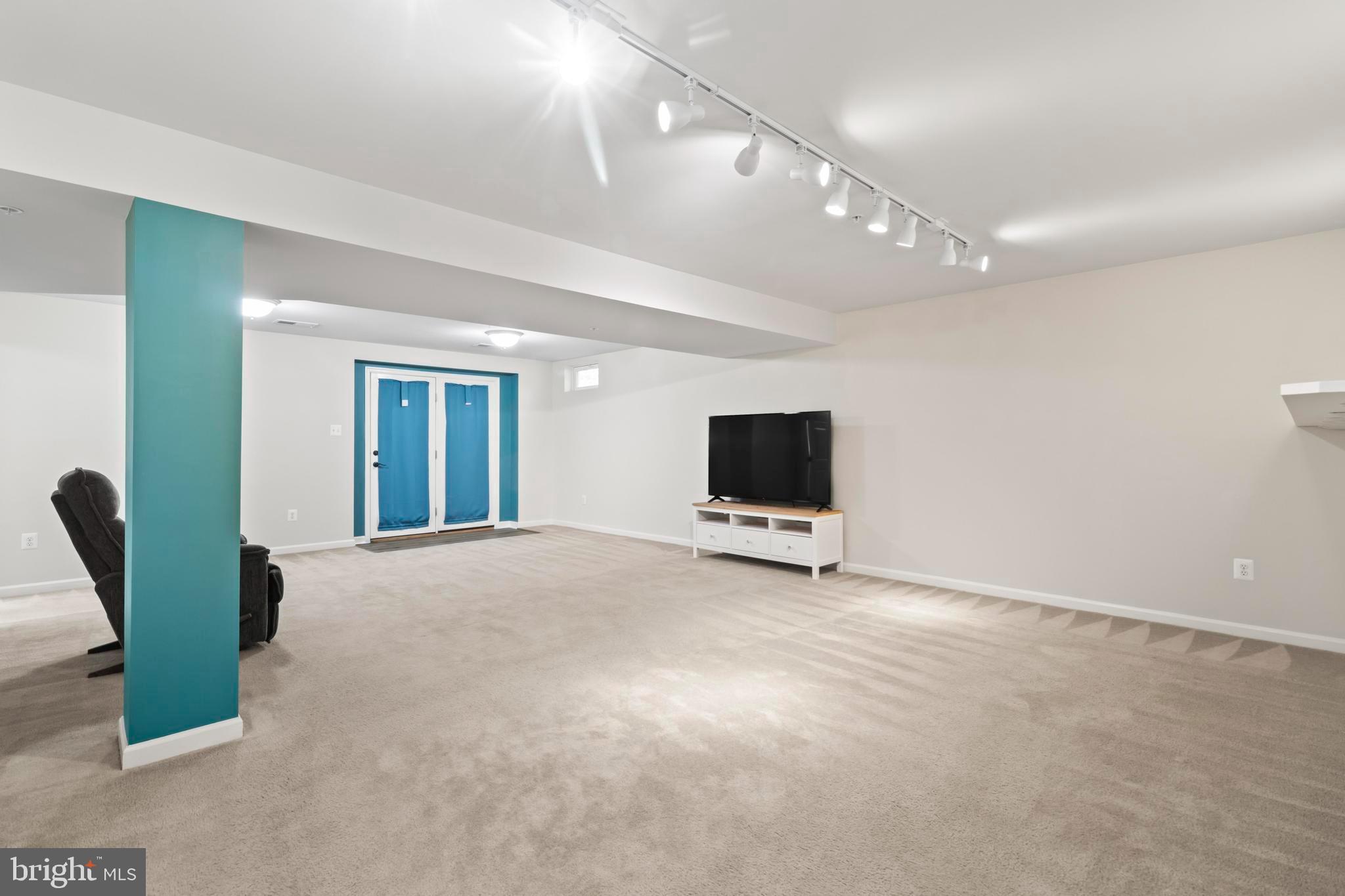 HIGHLAND FARM - Residential