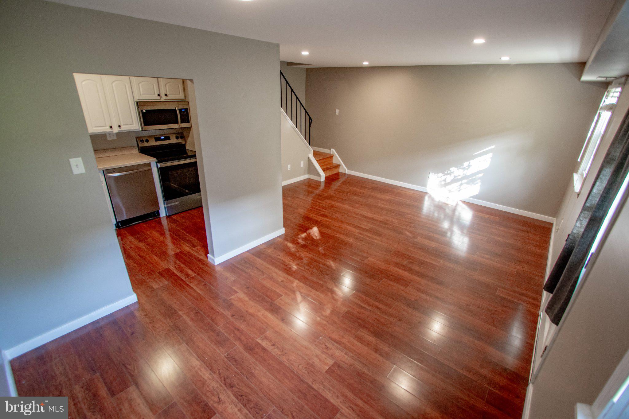 605 W MARKET STREET 22