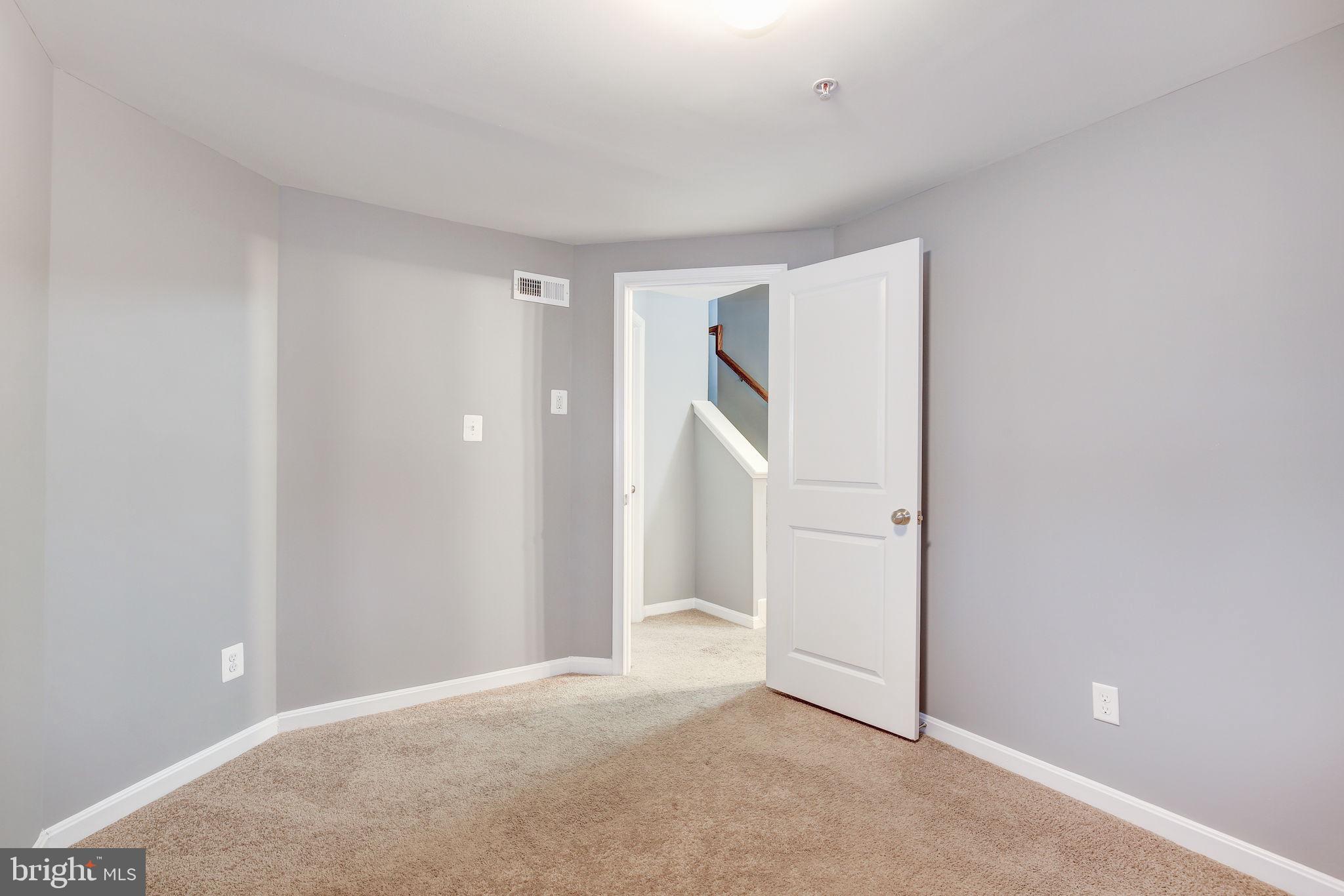 LOCH HILL - Residential Lease