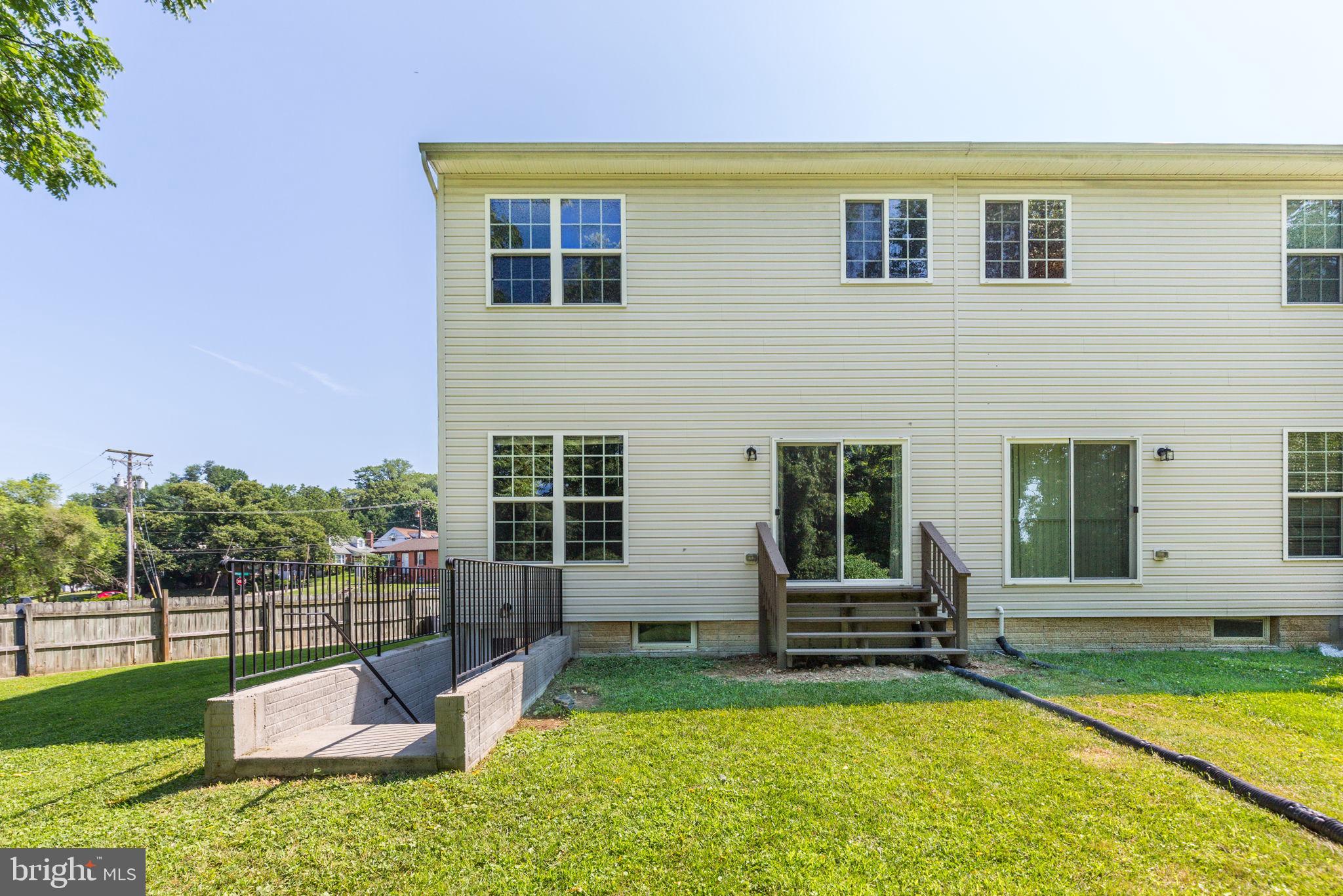 LOCH HILL - Residential Lease