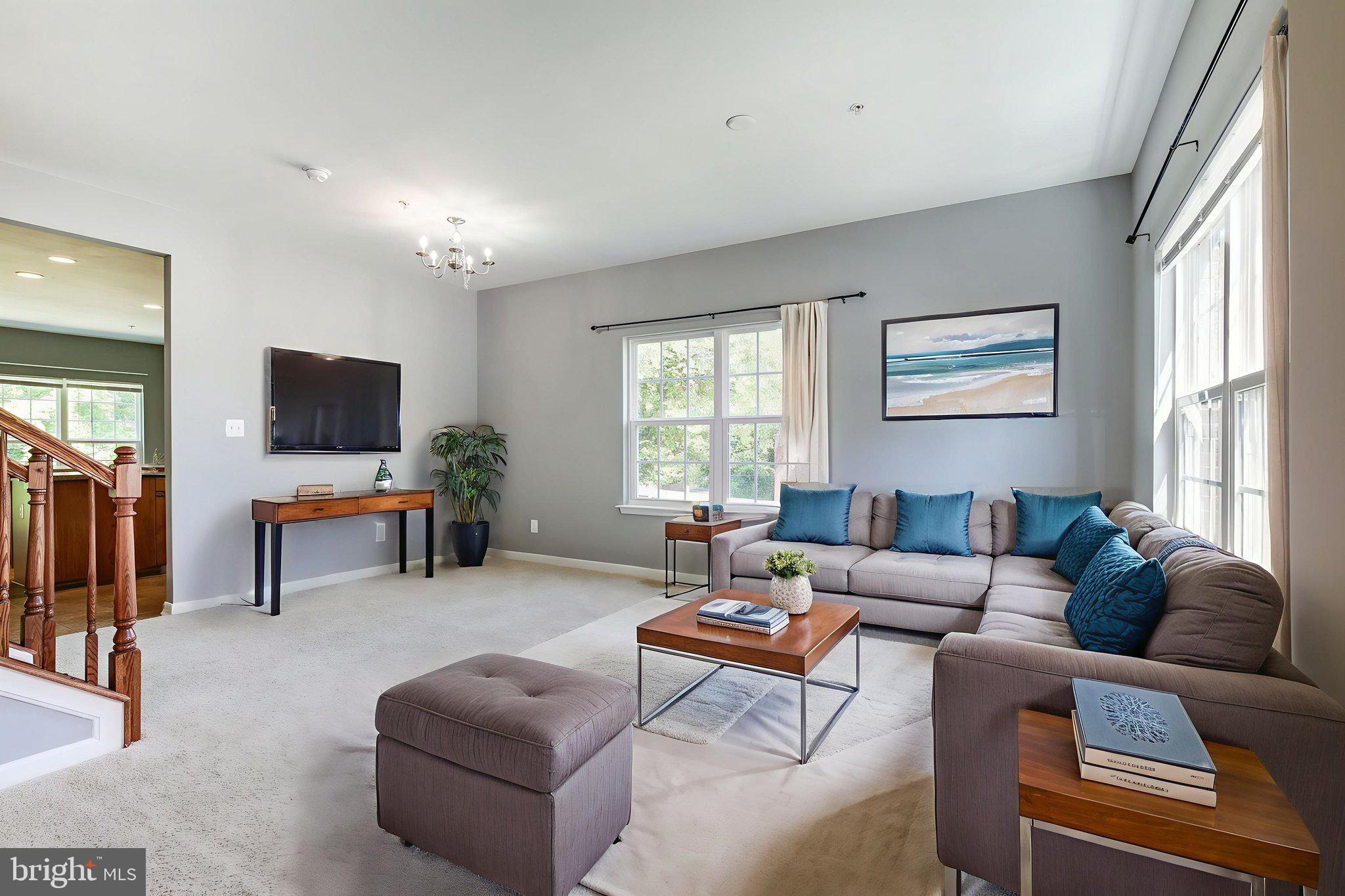 LOCH HILL - Residential Lease