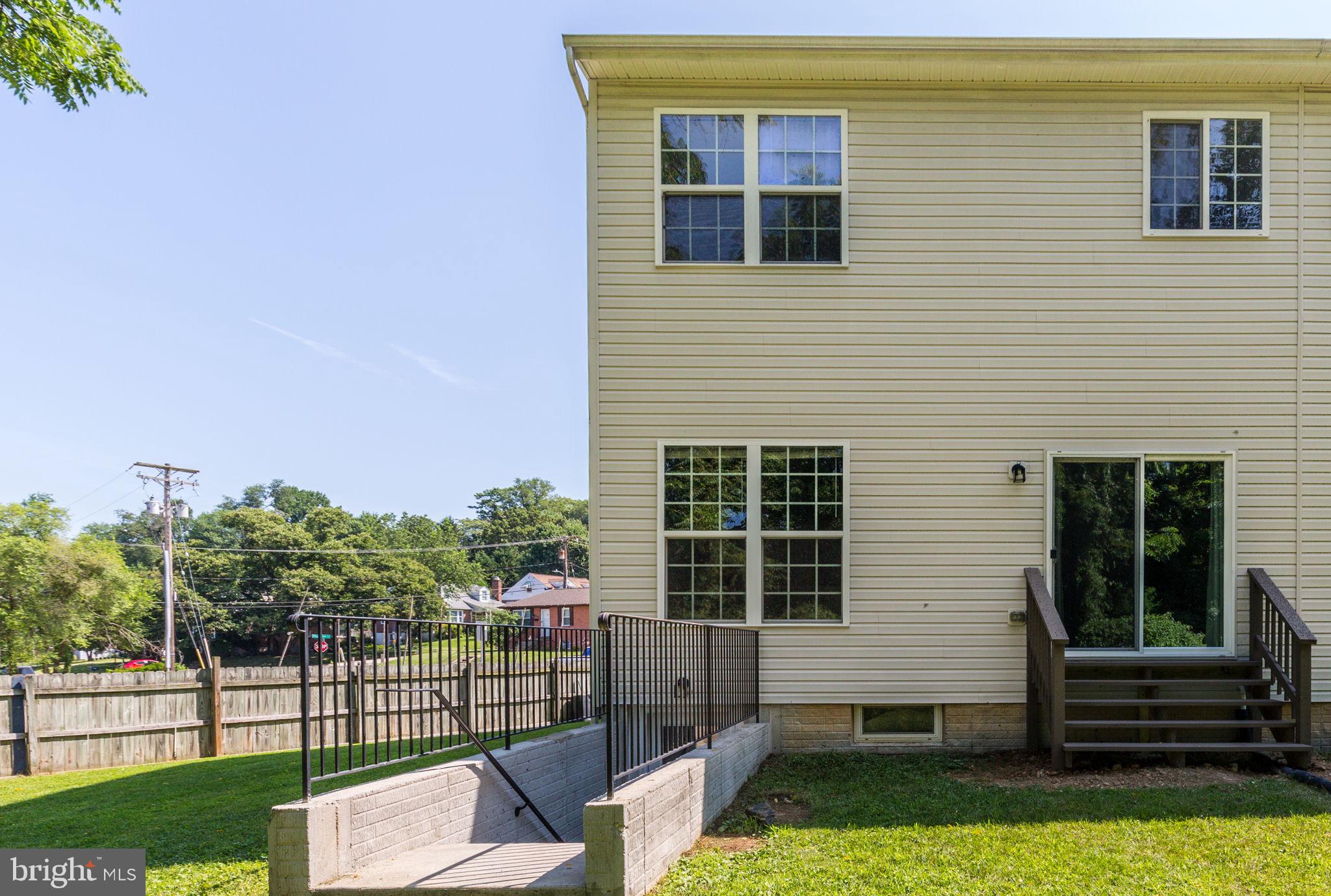 LOCH HILL - Residential Lease