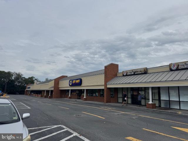 2584 VALLEY AVENUE 2606