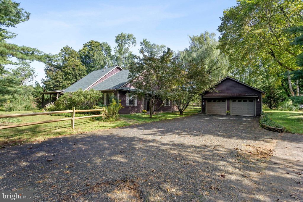 Photo of 571 N Middletown Road, MEDIA, PA 19063 (MLS # PADE2101312)